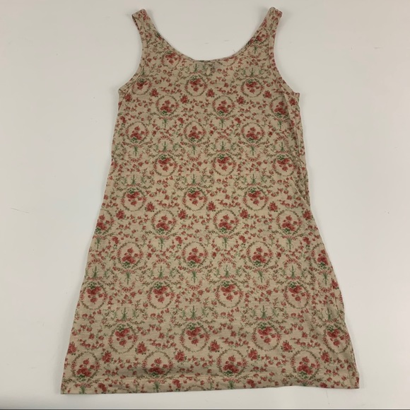 TOPSHOP Floral Tank Top. E4 - Picture 4 of 6